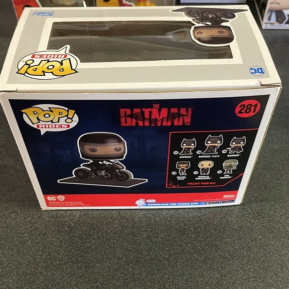 Pop! #281 Selina Kyle on Motorcycle - Picture 6 of 12